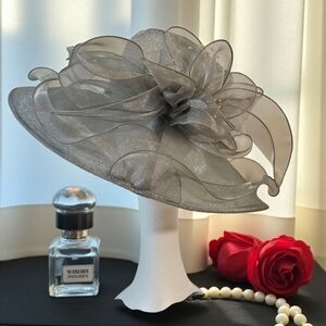 Church/Derby Hat NWOT